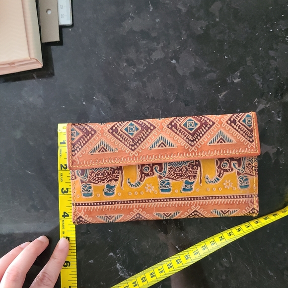 Artisan Elephant Wallet from India - Picture 6 of 8